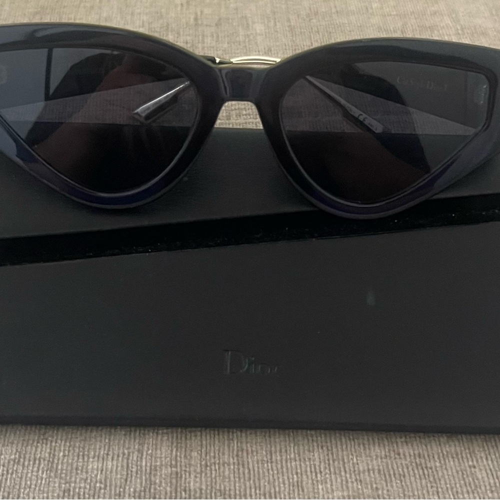 Authentic Dior Elegant Blue Sunglasses